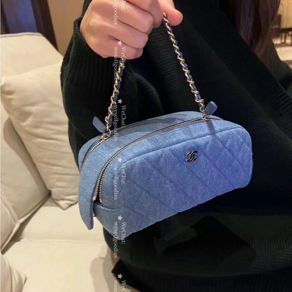 Chanel denim make up bag - Picture 6 of 6